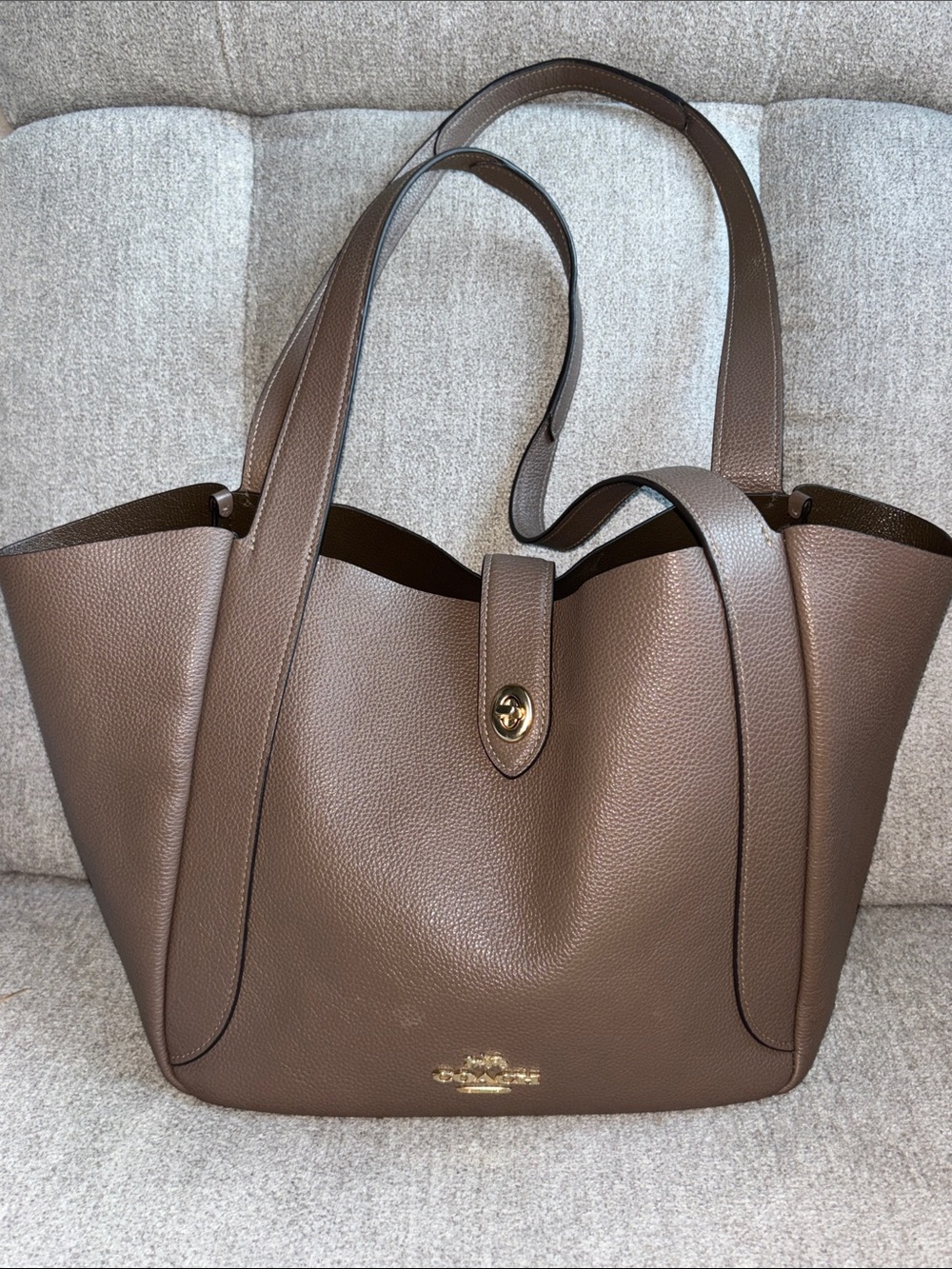 Coach Hadley Turnlock Tote Bag - In Taupe